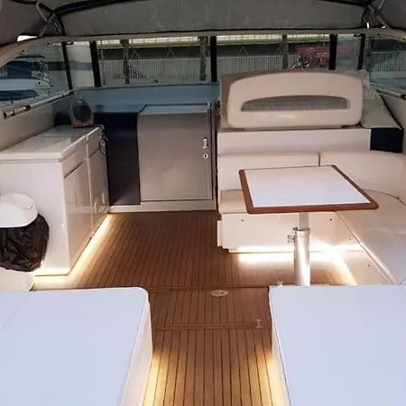بوتيل Sealine Whiteshell